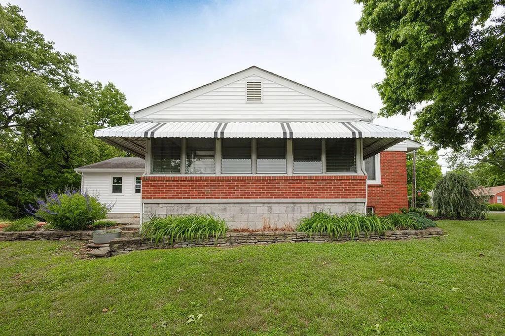 27 Hampton Avenue Winchester KY 40391