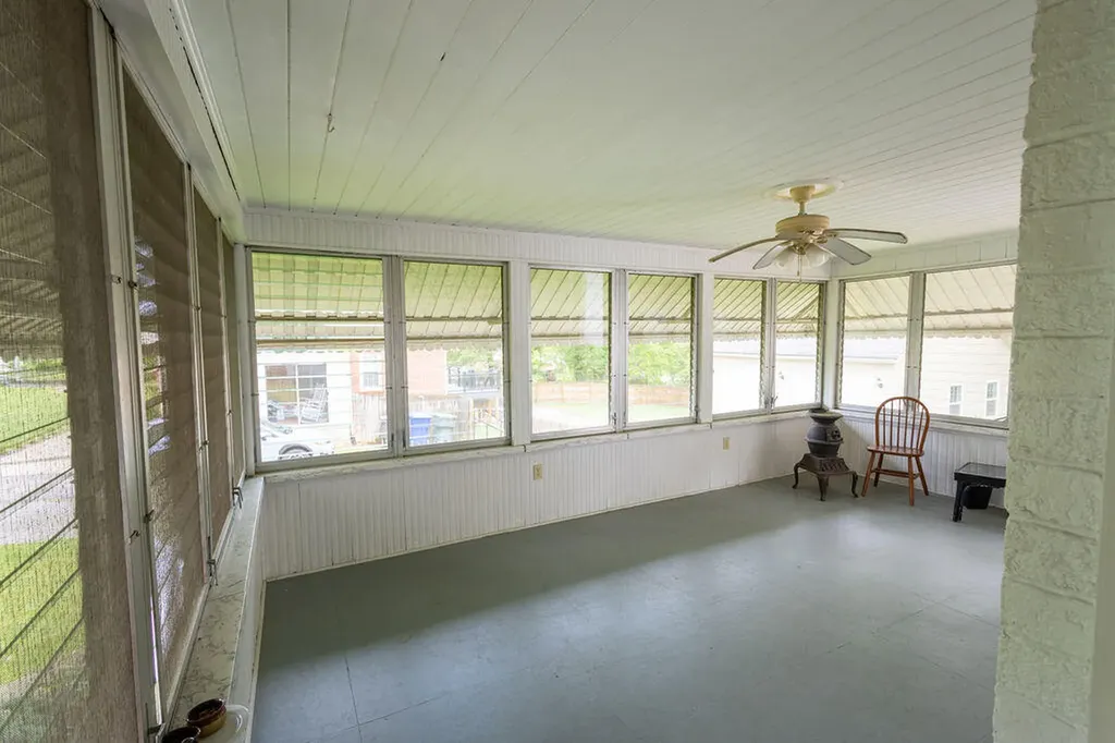 27 Hampton Avenue Winchester KY 40391