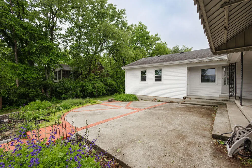 27 Hampton Avenue Winchester KY 40391