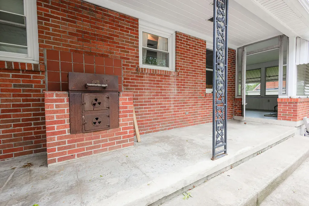 27 Hampton Avenue Winchester KY 40391