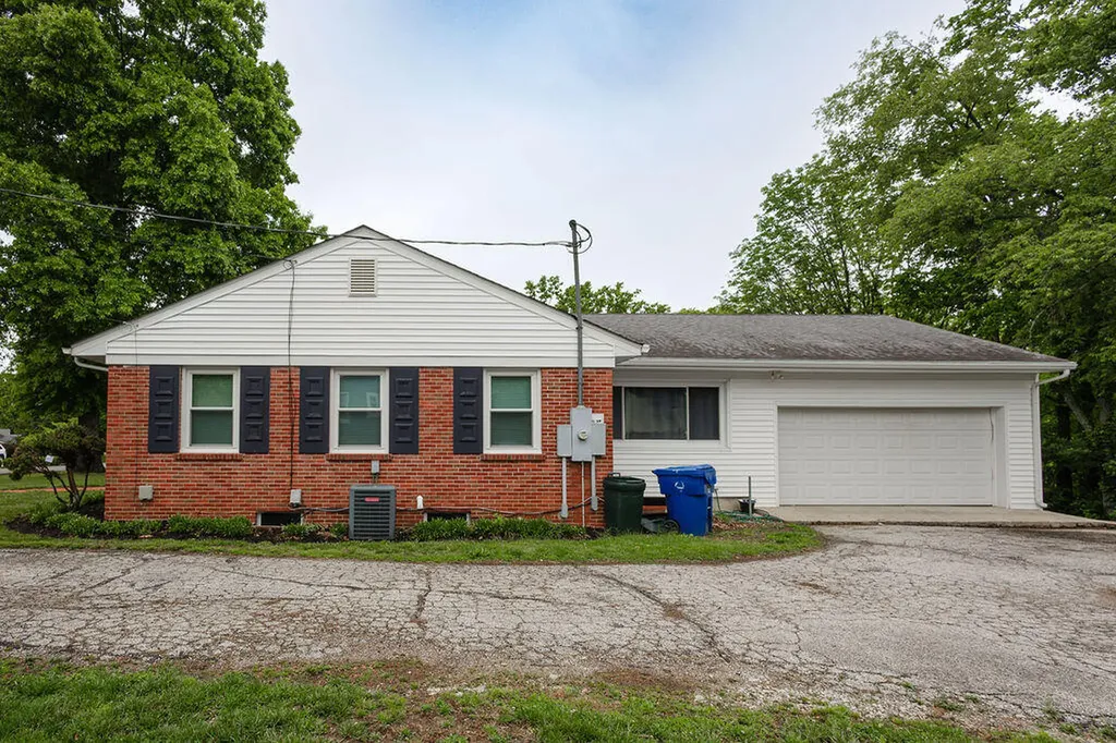 27 Hampton Avenue Winchester KY 40391