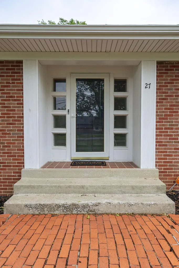 27 Hampton Avenue Winchester KY 40391