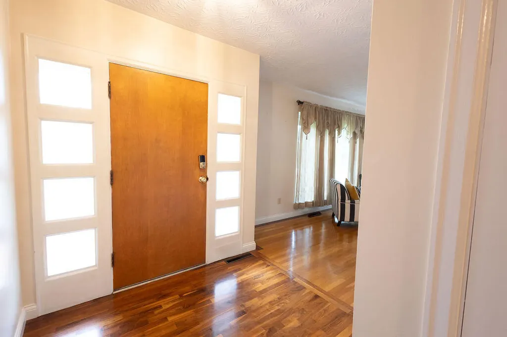 27 Hampton Avenue Winchester KY 40391