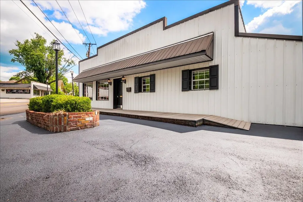 318 S Dixie Street London KY 40741