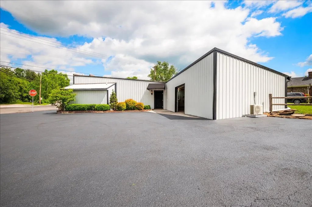 318 S Dixie Street London KY 40741