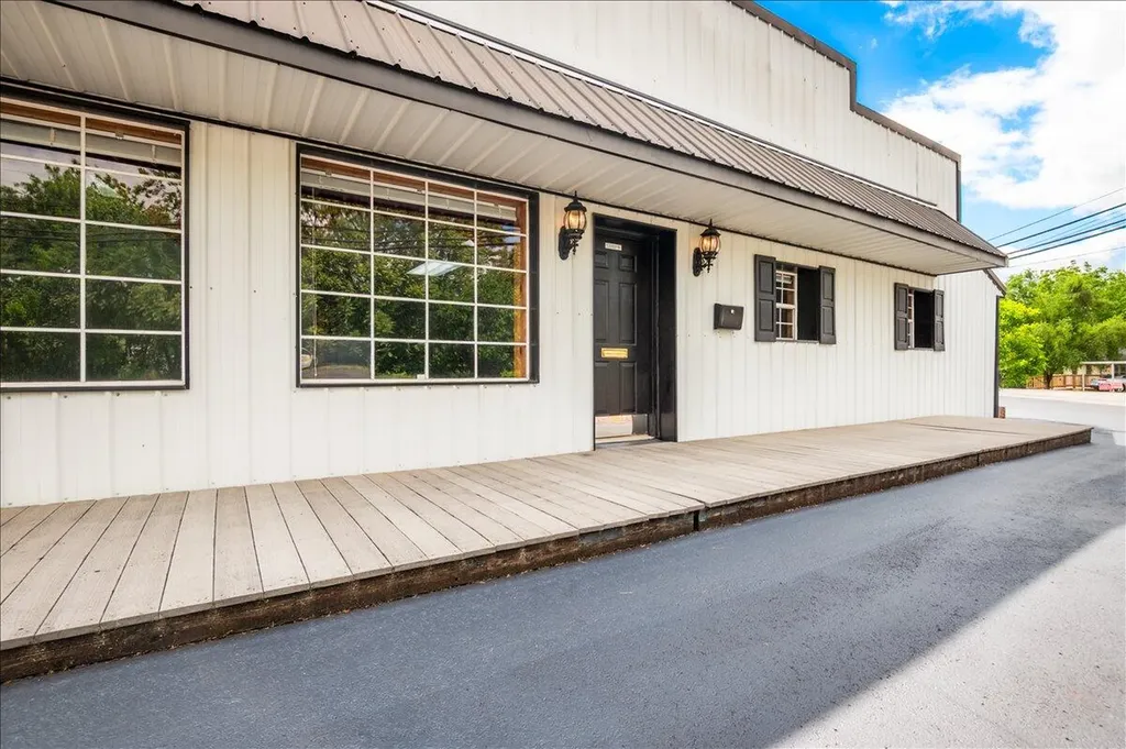 318 S Dixie Street London KY 40741