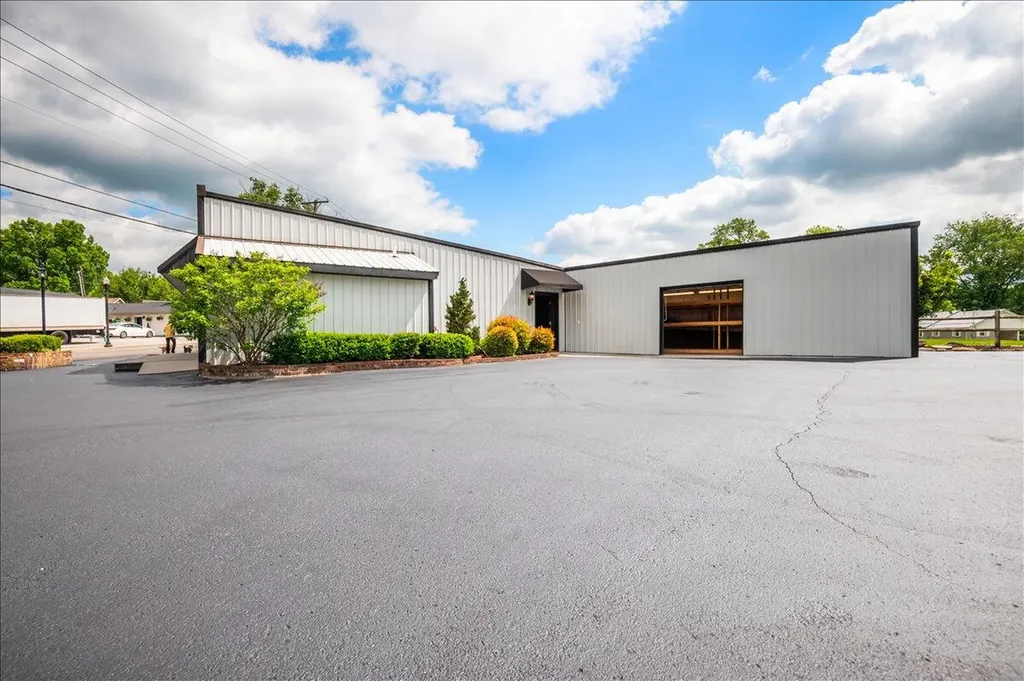 318 S Dixie Street London KY 40741
