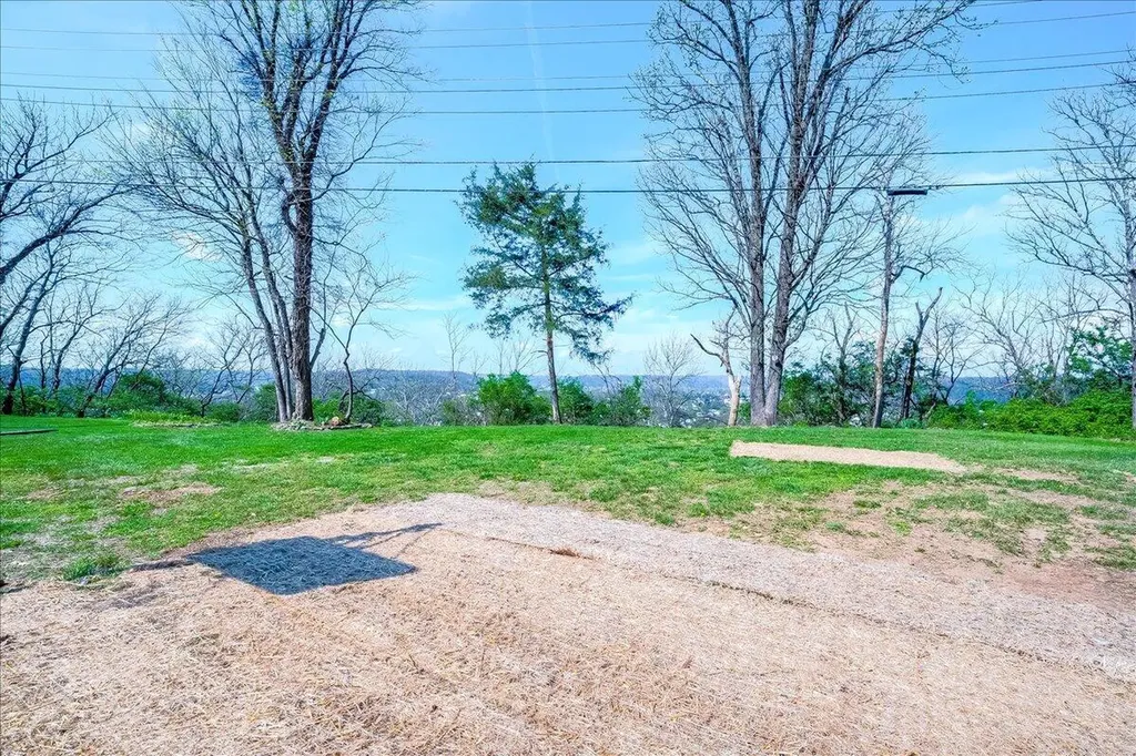 784 Colonial Trace Frankfort KY 40601