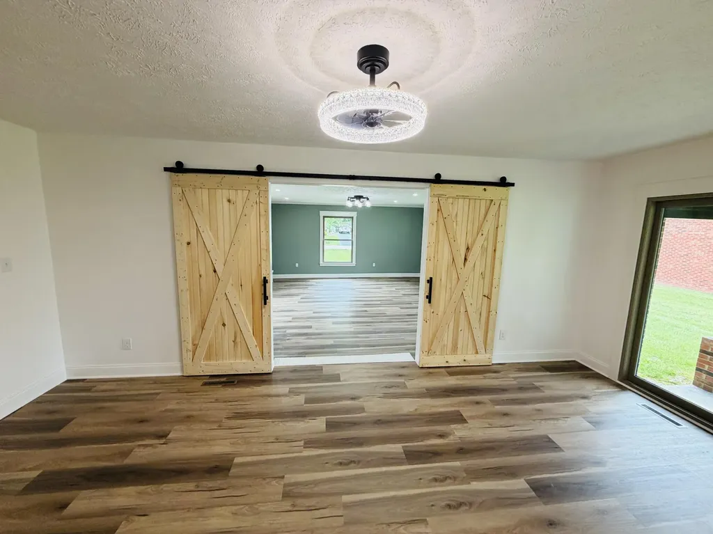 105 Geneva Avenue Irvine KY 40336