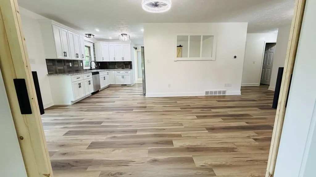 105 Geneva Avenue Irvine KY 40336