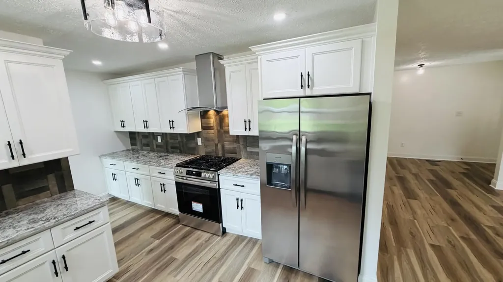 105 Geneva Avenue Irvine KY 40336