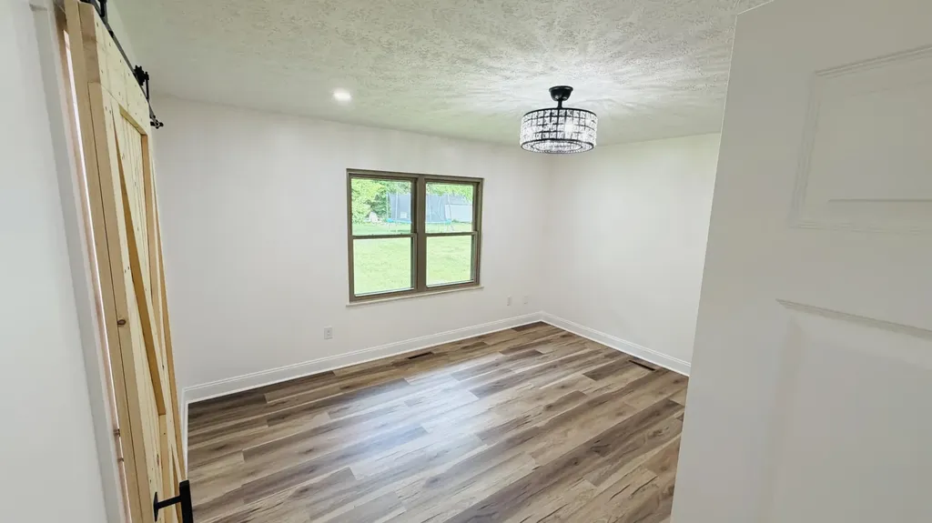 105 Geneva Avenue Irvine KY 40336