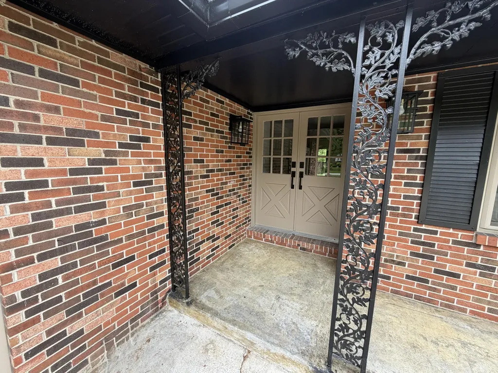 105 Geneva Avenue Irvine KY 40336