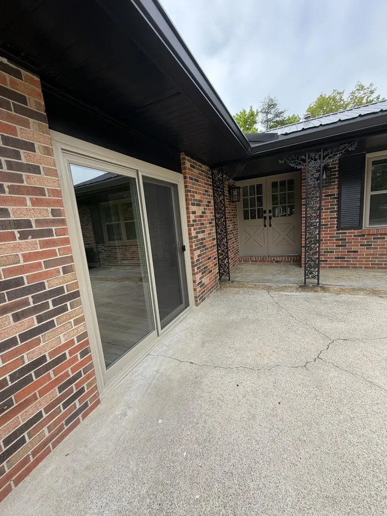 105 Geneva Avenue Irvine KY 40336