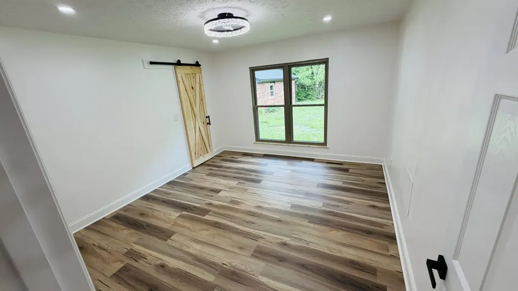 105 Geneva Avenue Irvine KY 40336