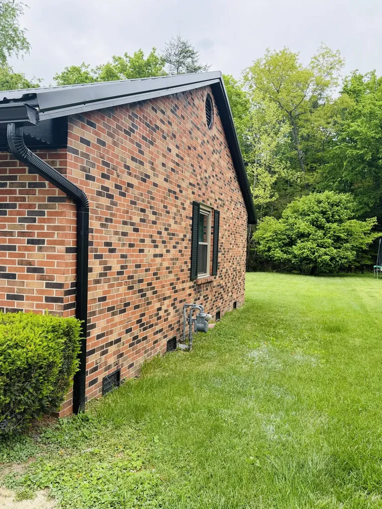 105 Geneva Avenue Irvine KY 40336