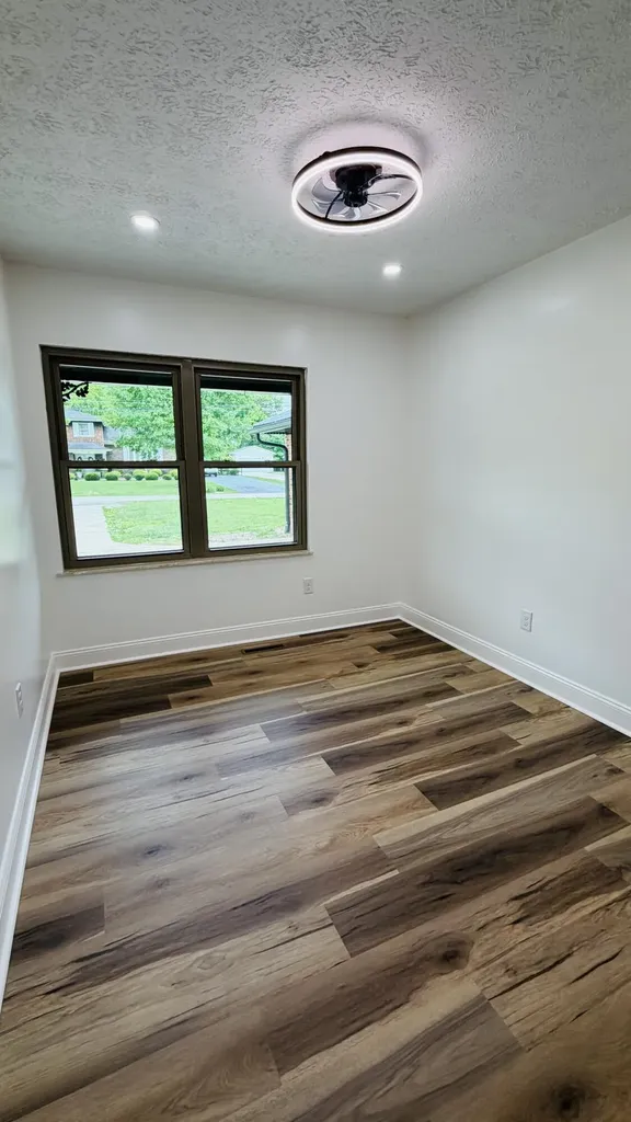 105 Geneva Avenue Irvine KY 40336