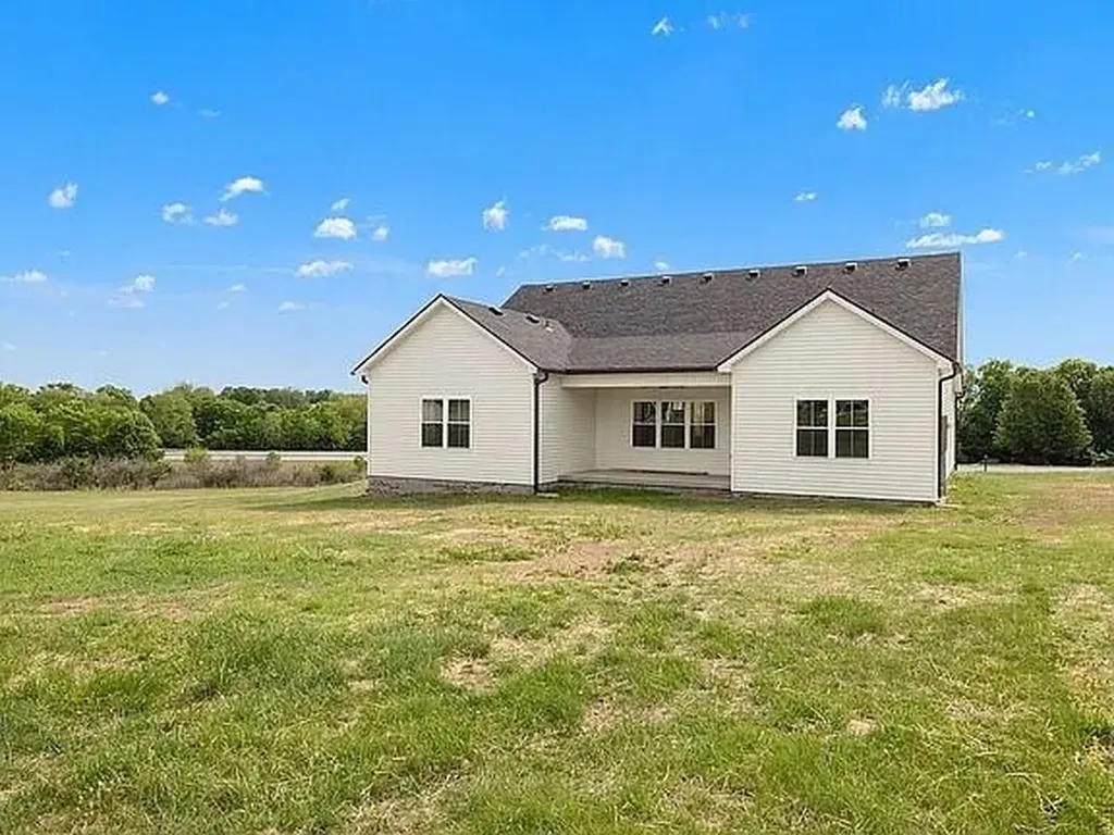 925 Meadow Lane Harrodsburg KY 40330
