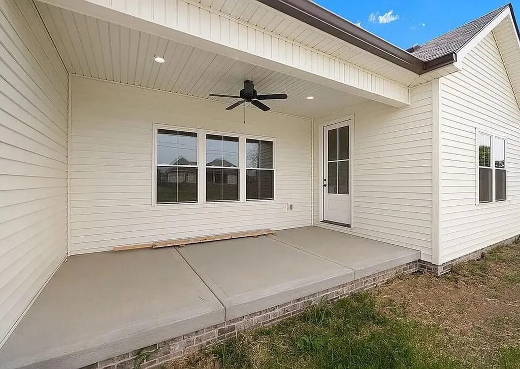 925 Meadow Lane Harrodsburg KY 40330