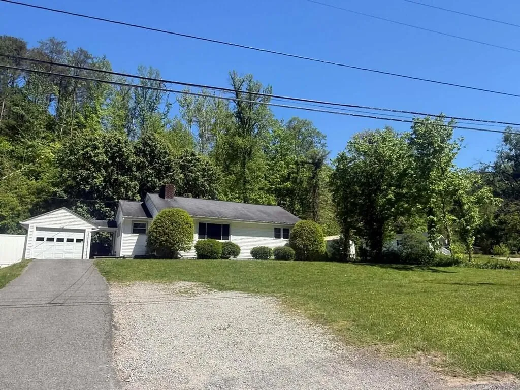 2642 Kentucky 1107 Paintsville KY 41240