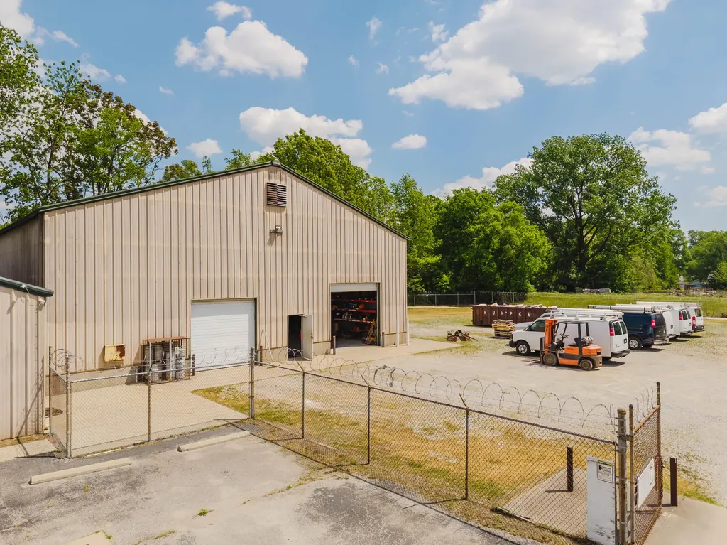 3205 7th Street Road Louisville KY 40216