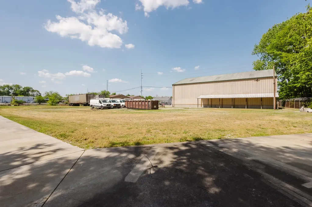 3205 7th Street Road Louisville KY 40216