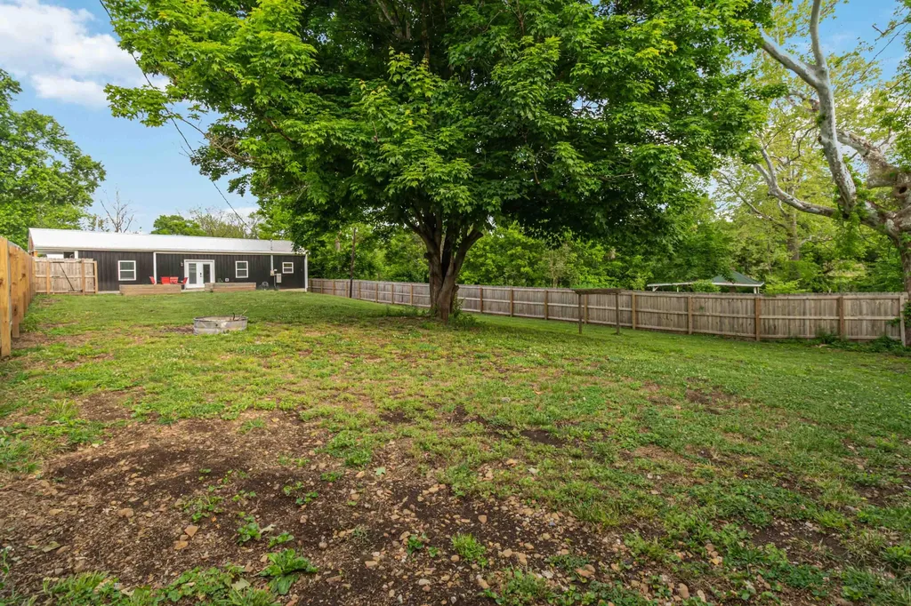 5821 Old Railroad Grade Road Paint Lick KY 40461