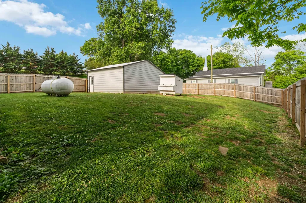 5821 Old Railroad Grade Road Paint Lick KY 40461