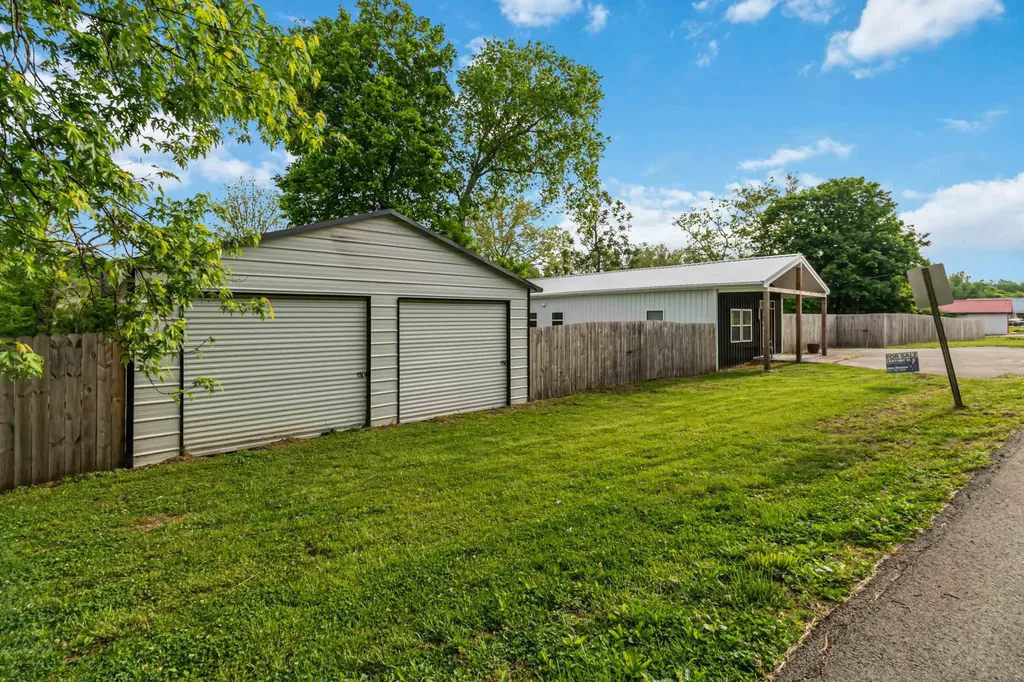 5821 Old Railroad Grade Road Paint Lick KY 40461
