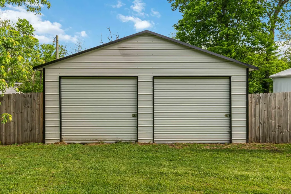 5821 Old Railroad Grade Road Paint Lick KY 40461