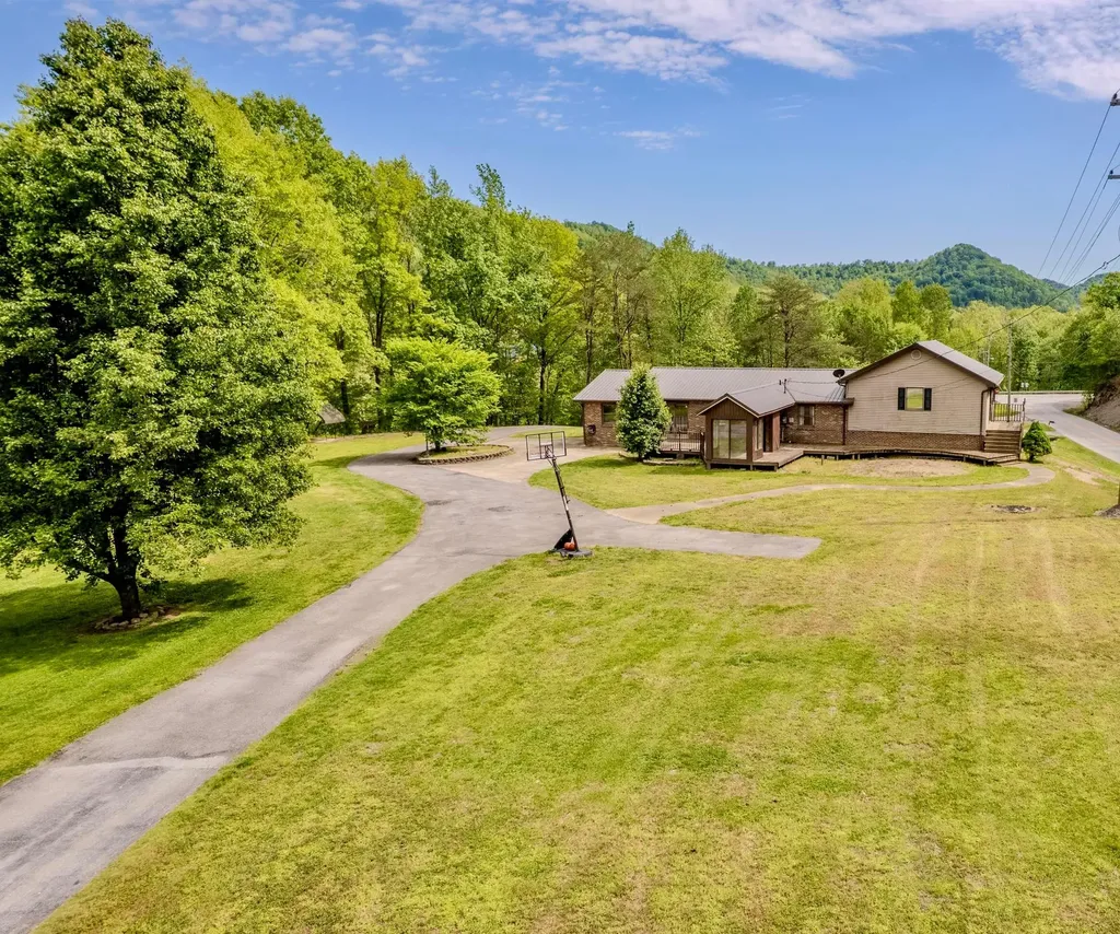 452 W Key 8 Vanceburg KY 41179