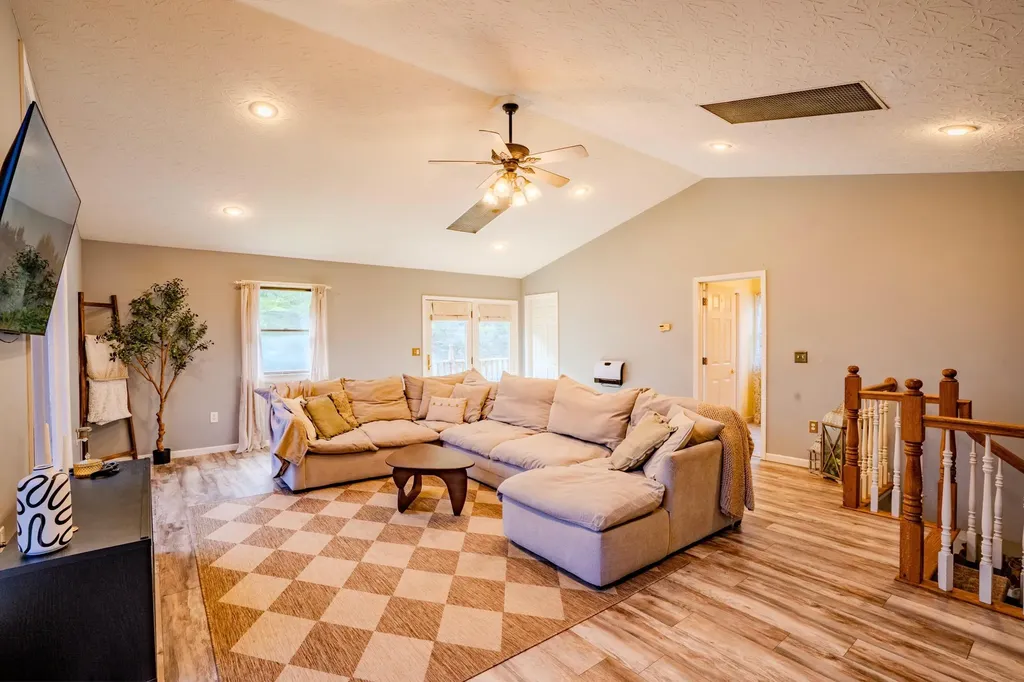 452 W Key 8 Vanceburg KY 41179