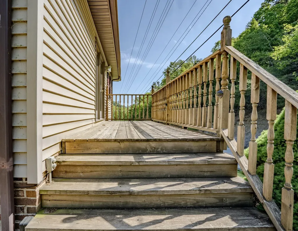 452 W Key 8 Vanceburg KY 41179