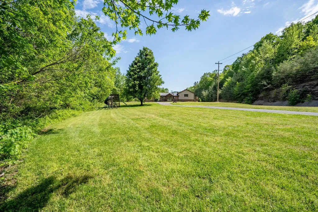 452 W Key 8 Vanceburg KY 41179