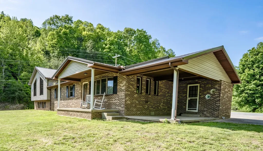 452 W Key 8 Vanceburg KY 41179