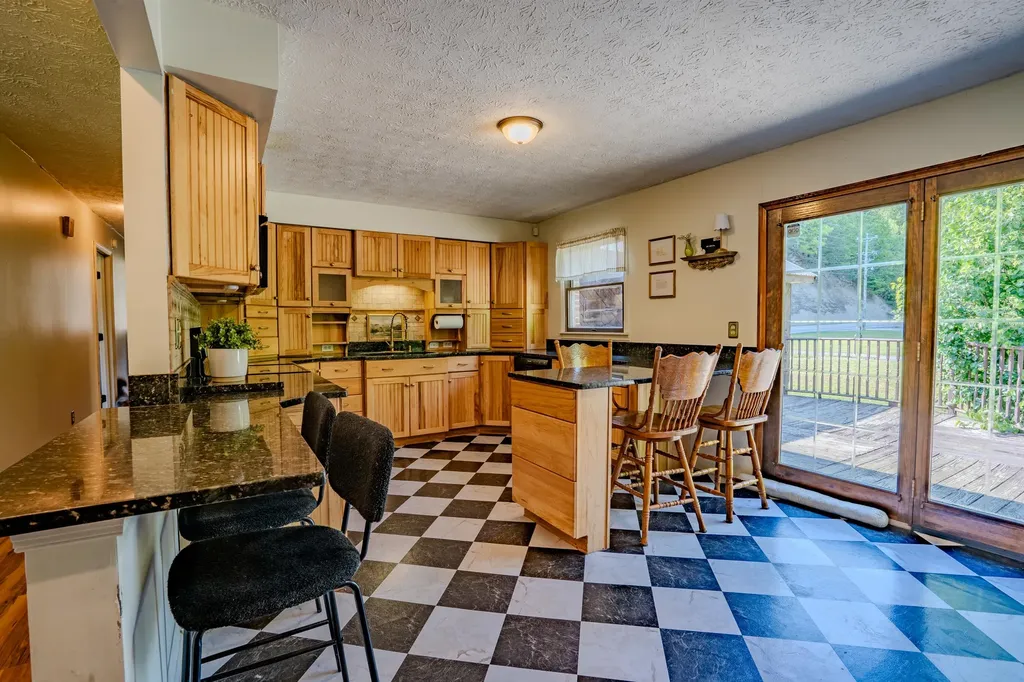 452 W Key 8 Vanceburg KY 41179