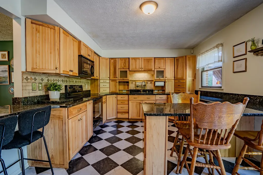 452 W Key 8 Vanceburg KY 41179