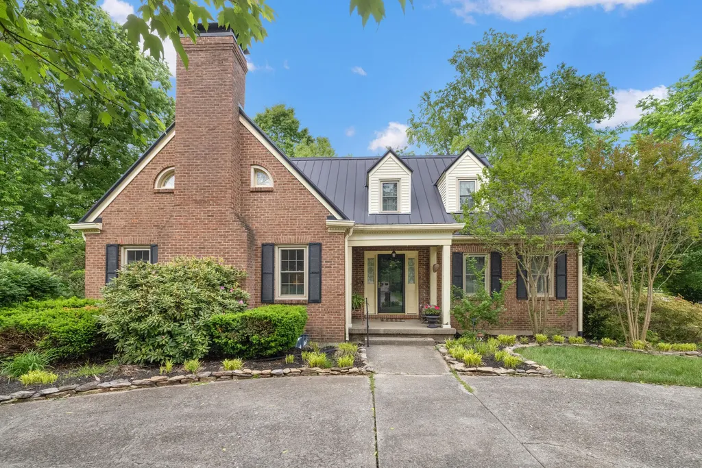 307 Old Coach Road Nicholasville KY 40356