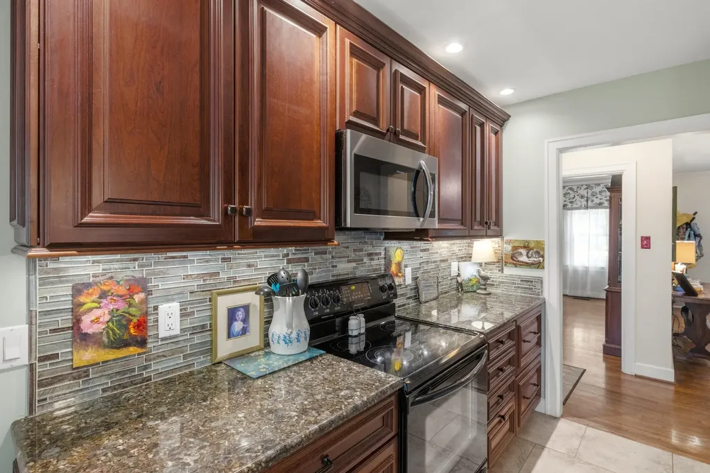 307 Old Coach Road Nicholasville KY 40356