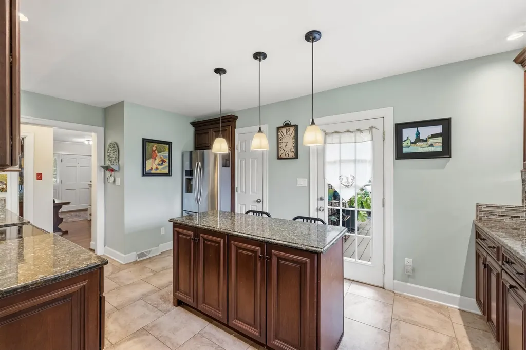 307 Old Coach Road Nicholasville KY 40356