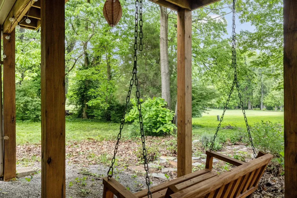 307 Old Coach Road Nicholasville KY 40356