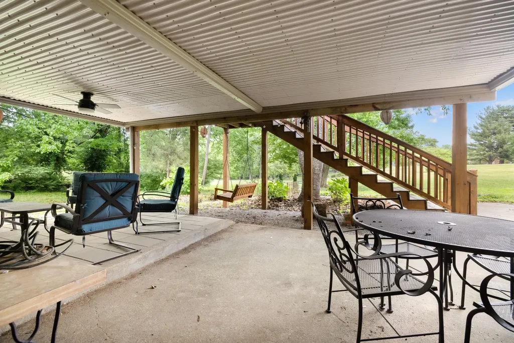 307 Old Coach Road Nicholasville KY 40356