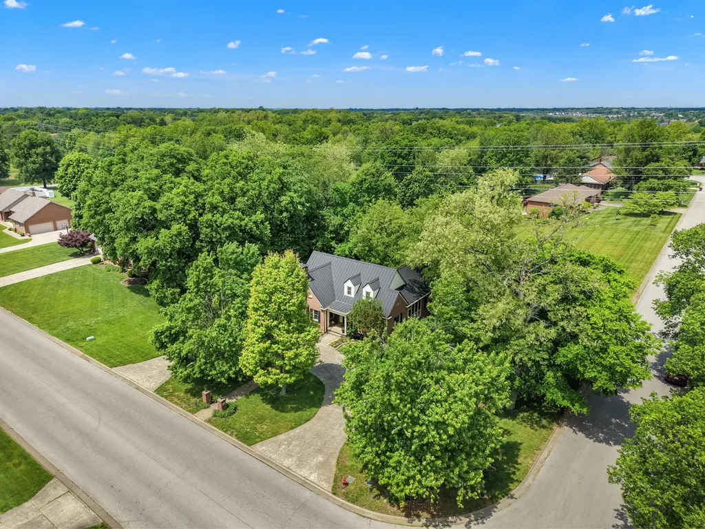 307 Old Coach Road Nicholasville KY 40356