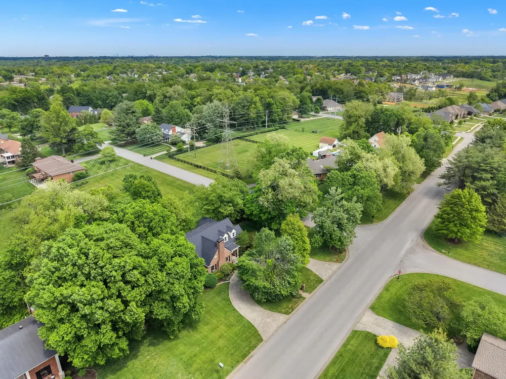 307 Old Coach Road Nicholasville KY 40356