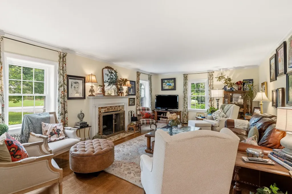 307 Old Coach Road Nicholasville KY 40356