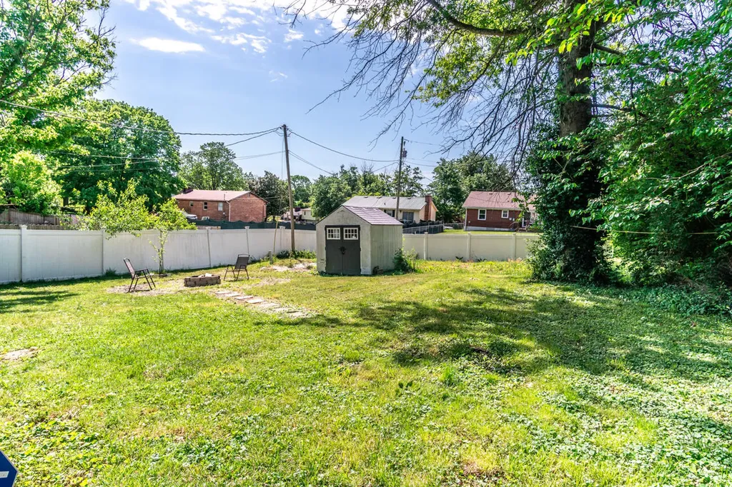 102 Brooks Road Richmond KY 40475