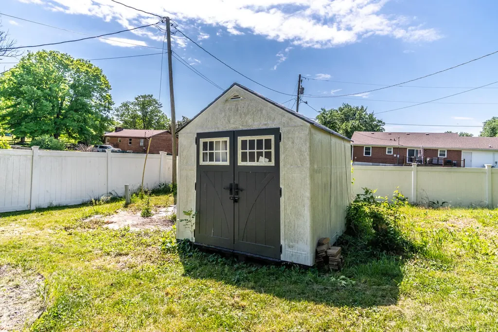102 Brooks Road Richmond KY 40475