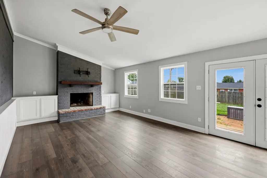 793 Marcella Street Versailles KY 40383