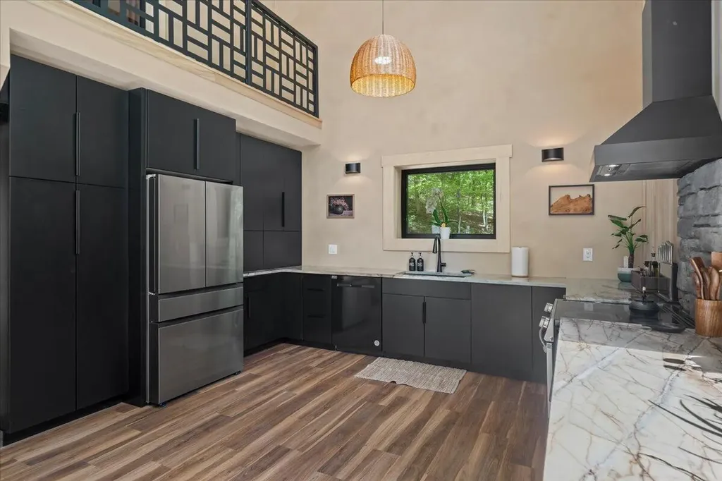 33 Jubilee Way Zoe KY 41397