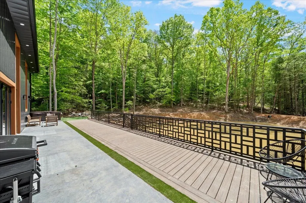 33 Jubilee Way Zoe KY 41397